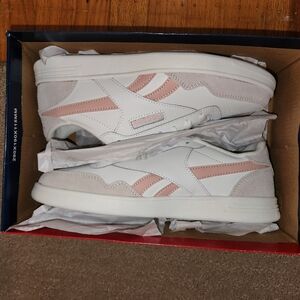 REEBOK CLUB C MEMT SHOES Bright White Pink